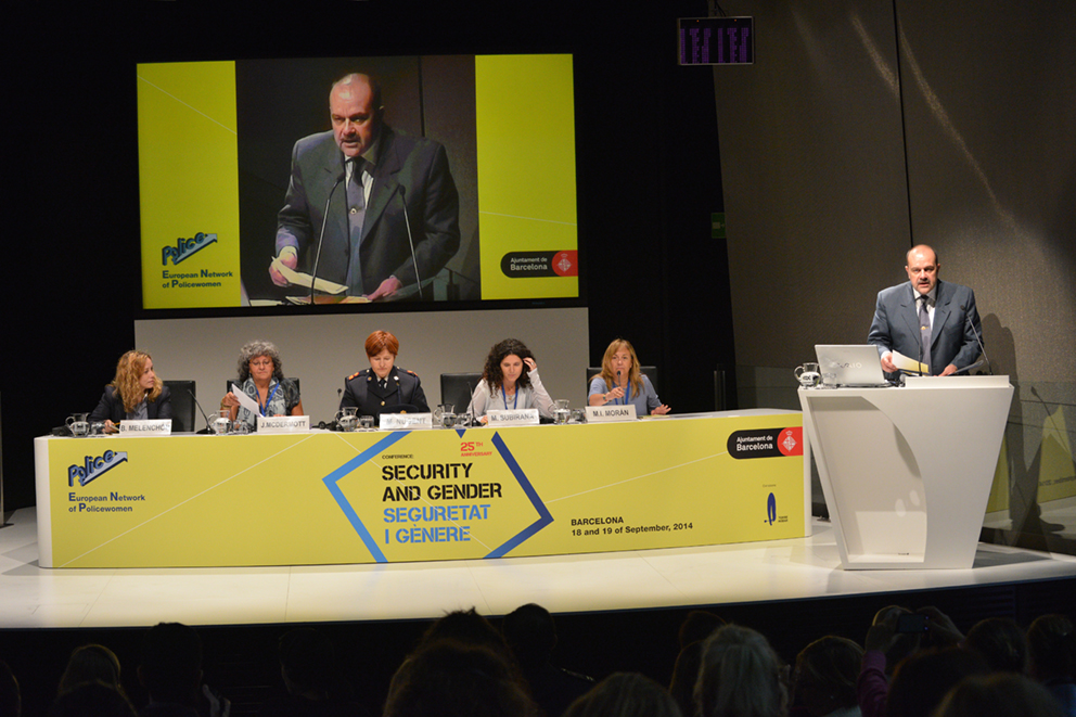 Taula pantalla, xerrada congrés seguretat i gènere, dones policia